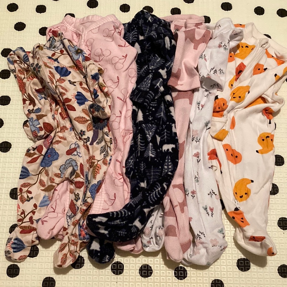6 sleepers/footies 0-3m